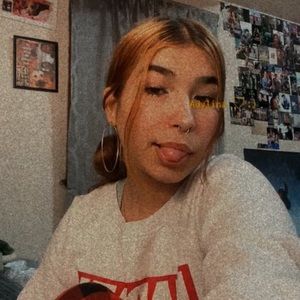 Meet your Posher, Lina